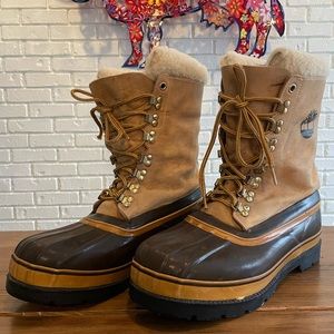 Selling my trusted winter boots.